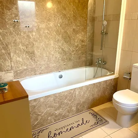 Sea View Penthouse 아파트 라르나카