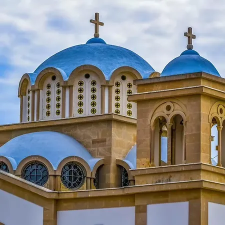 Sea View Penthouse 라르나카