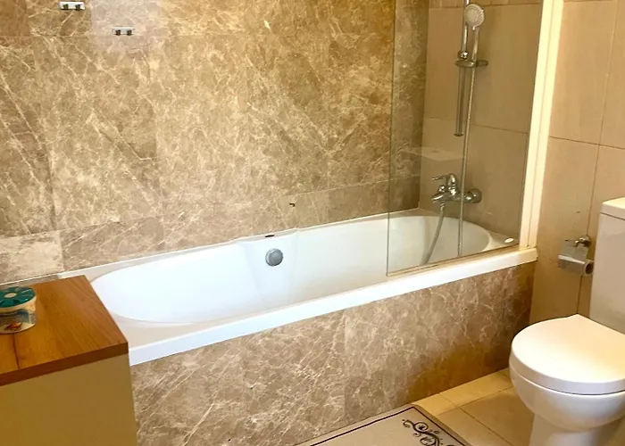 Sea View Penthouse アパート ラルナカ